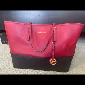 Leather tote- gently used